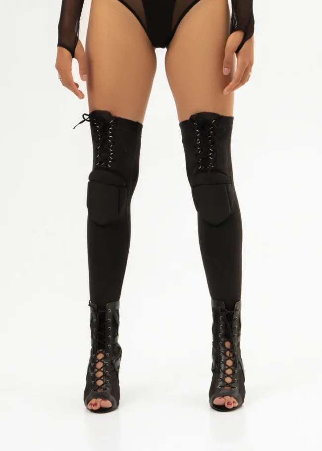 Adjustable Thigh High Knee pads – INFINITY – Black - 2Lviv 23.05 Queenpolewear 0337 1 scaled